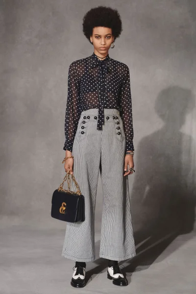 Look 16